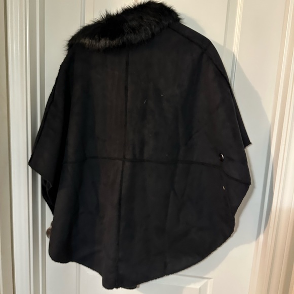 Bebe poncho shawl jacket - Picture 4 of 4